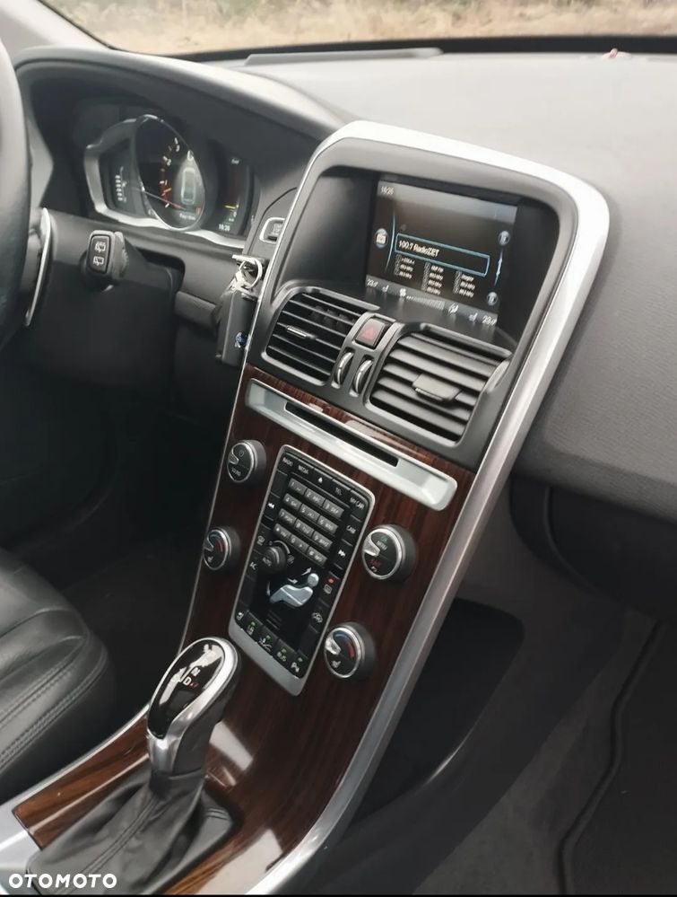 Volvo XC 60 T6 AWD RDesign - 11