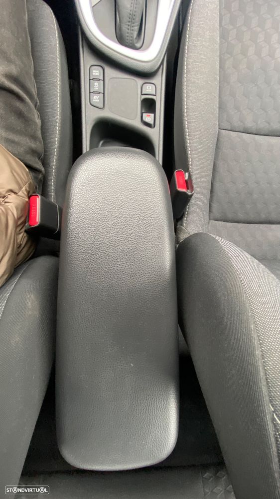 Toyota Yaris 1.5 HDF Comfort - 51