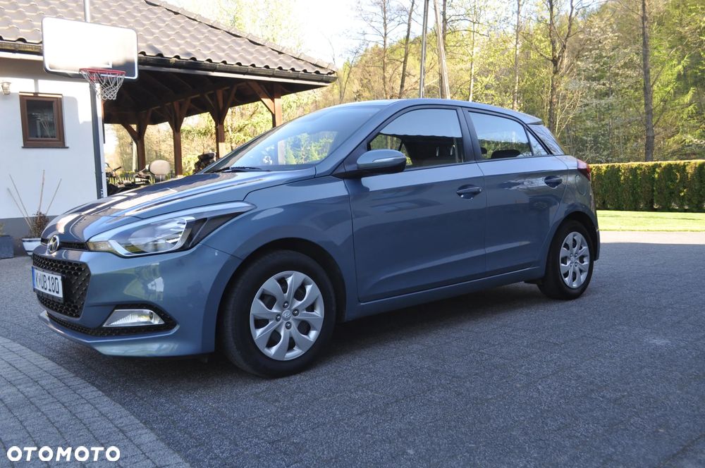 Hyundai i20 1.2 Pure - 12