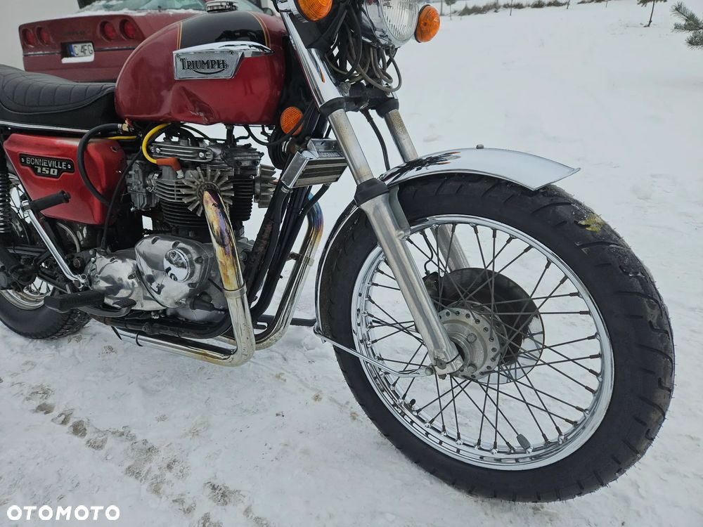 Triumph Bonneville - 11