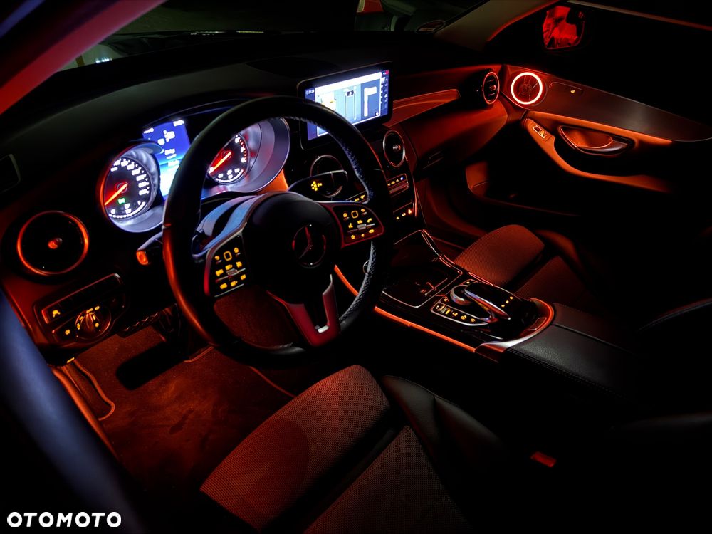 Mercedes-Benz Klasa C 300 9G-TRONIC Avantgarde - 34