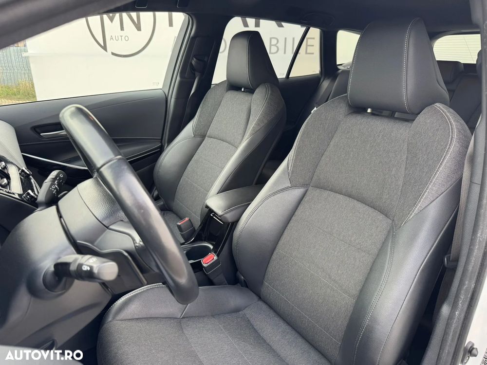 Toyota Corolla 2.0 Hybrid Touring Sports Comfort - 12