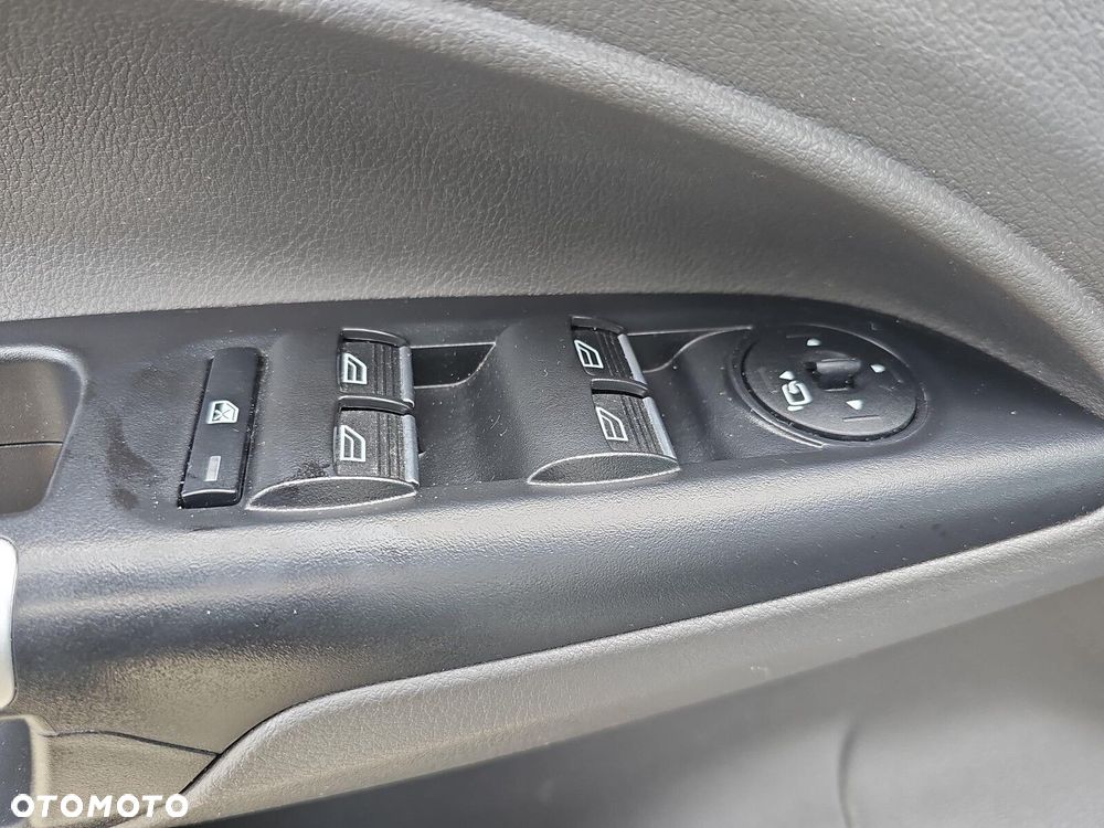 Ford Transit Connect - 19