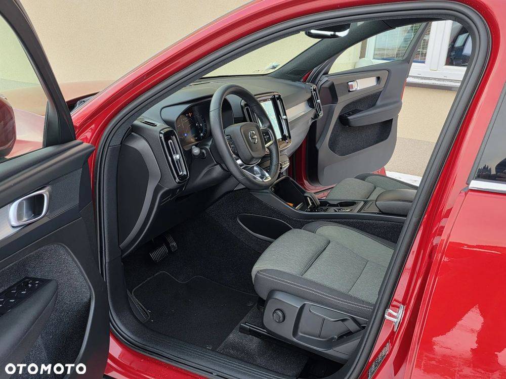 Volvo XC 40 B3 B DKG Essential - 21