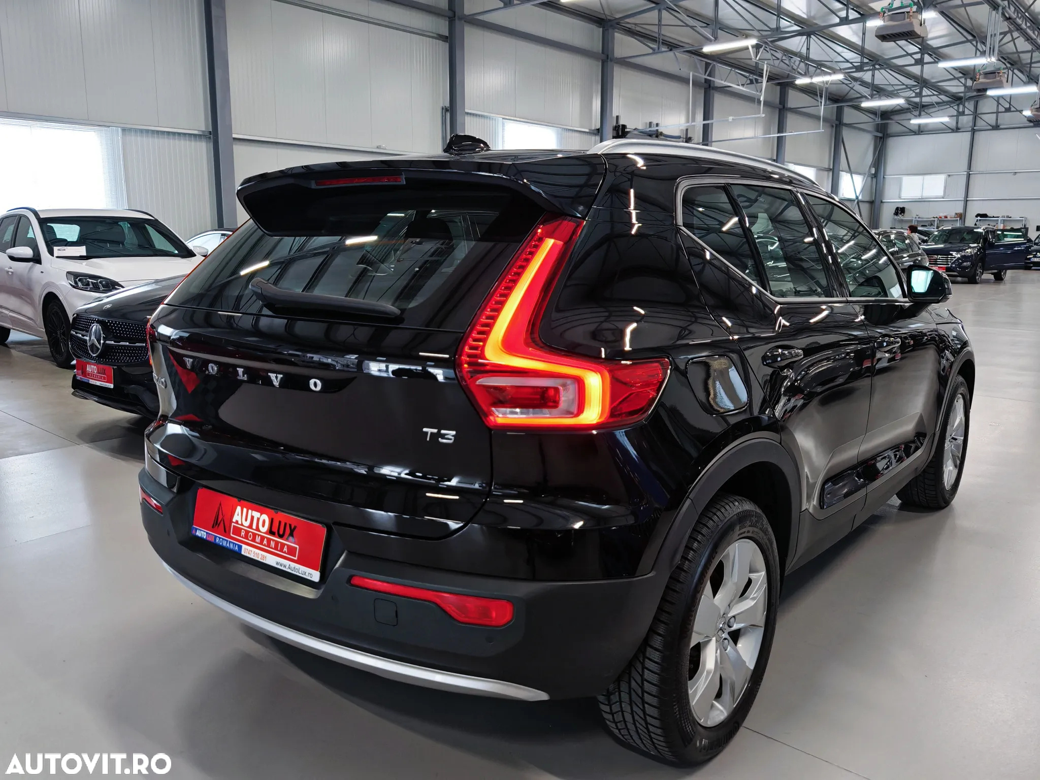 Volvo XC 40 T3 Geartronic Momentum Pro - 4