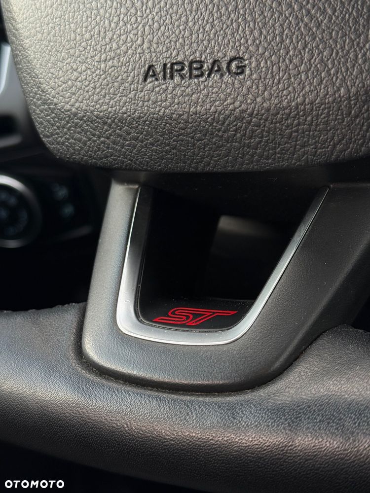 Ford Focus 2.0 EcoBoost ST - 32