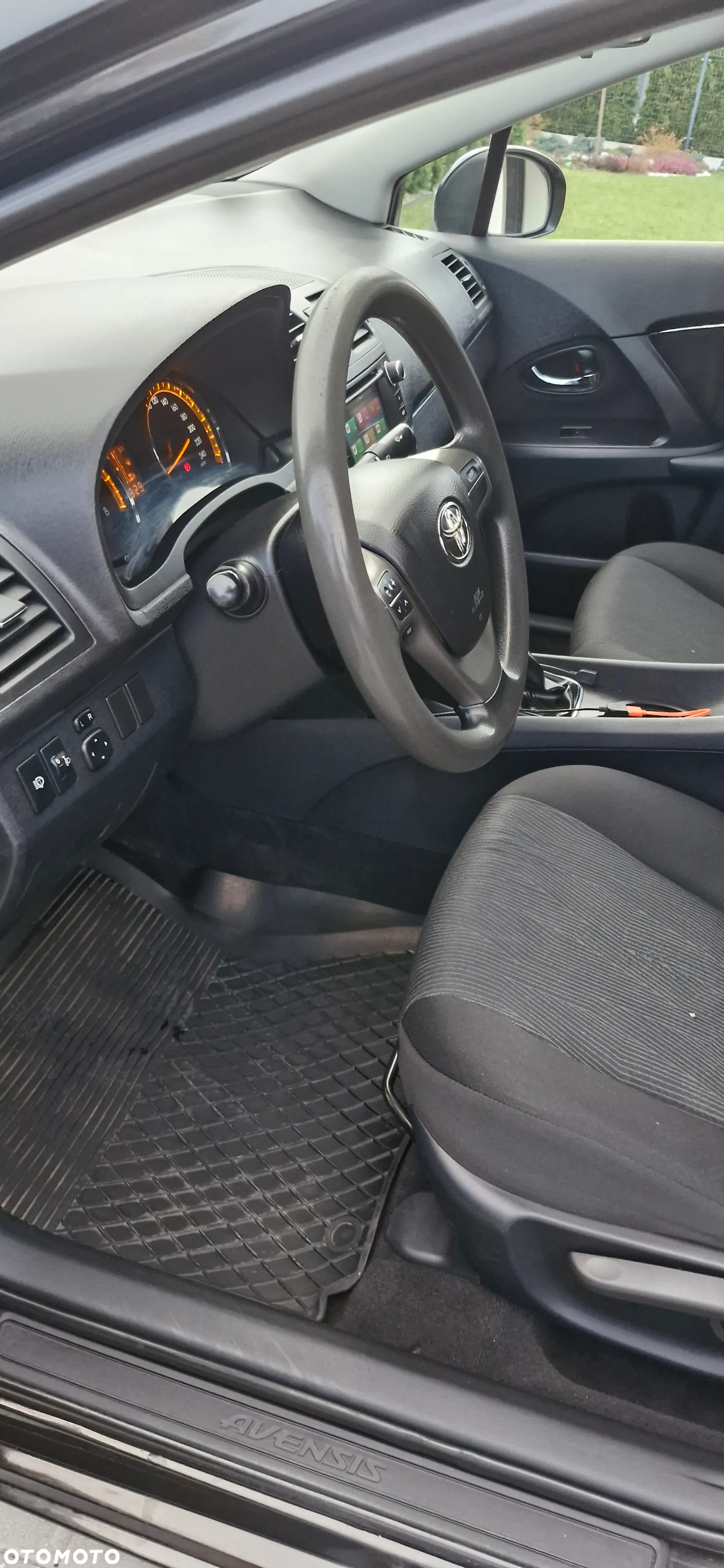Toyota Avensis - 10