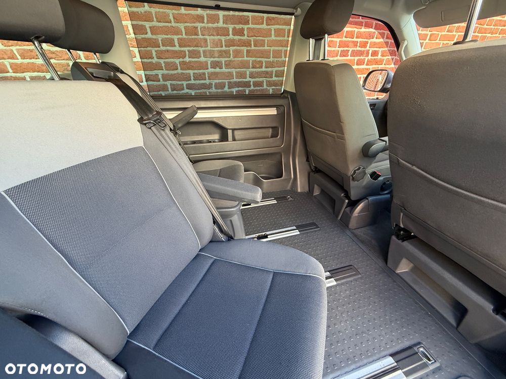 Volkswagen Multivan - 10