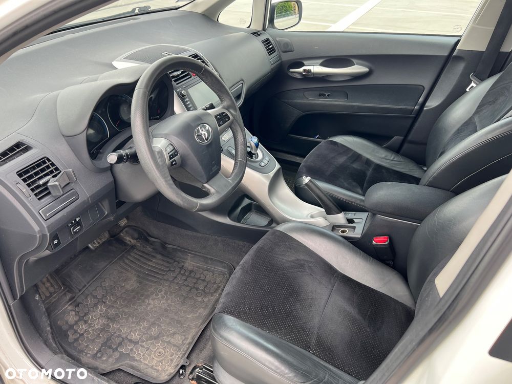 Toyota Auris - 12
