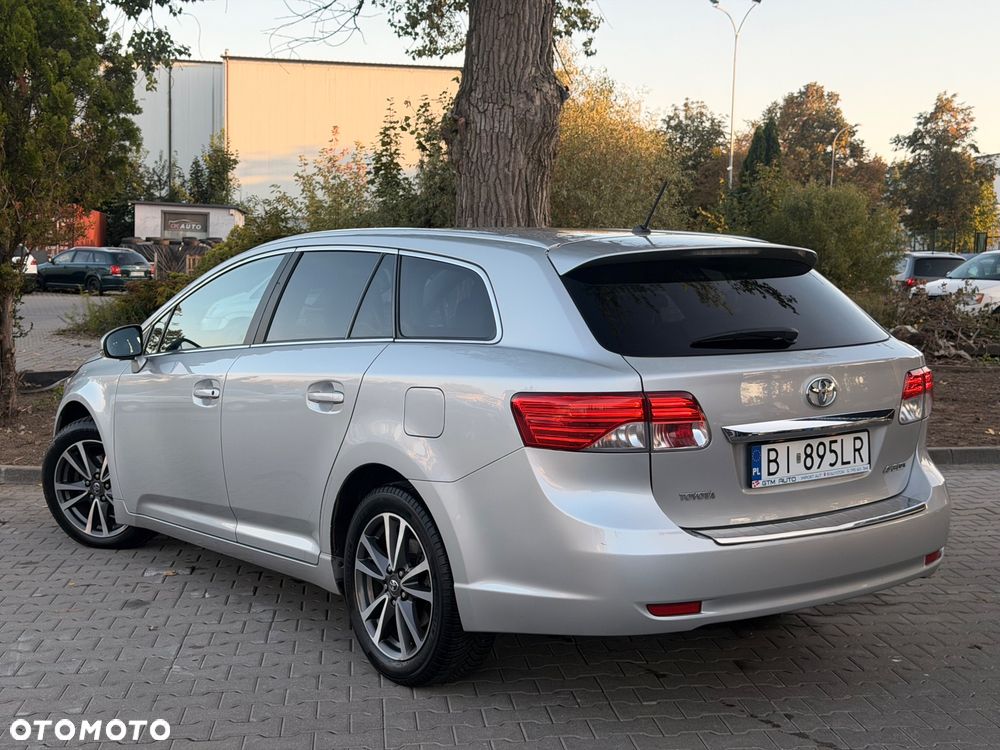 Toyota Avensis 1.8 Sol plus NAVI - 6