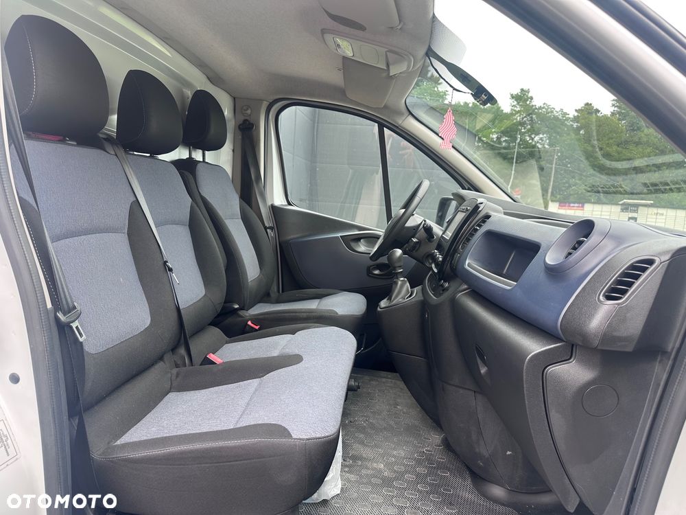 Opel Vivaro - 11