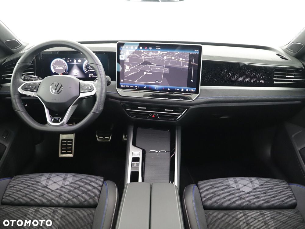 Volkswagen Passat - 13