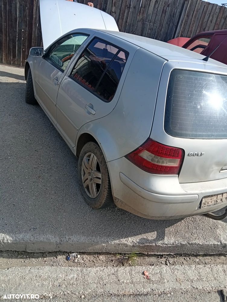Dezmembrez  Golf 4 2000 1.9 - 1