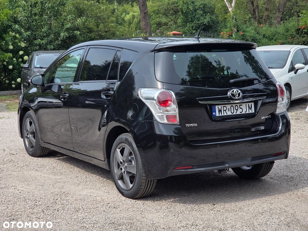 Toyota Verso 1.8 Premium - 19