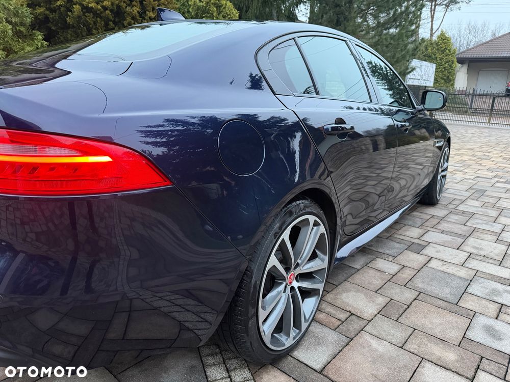 Jaguar XE 20d R-Sport - 36