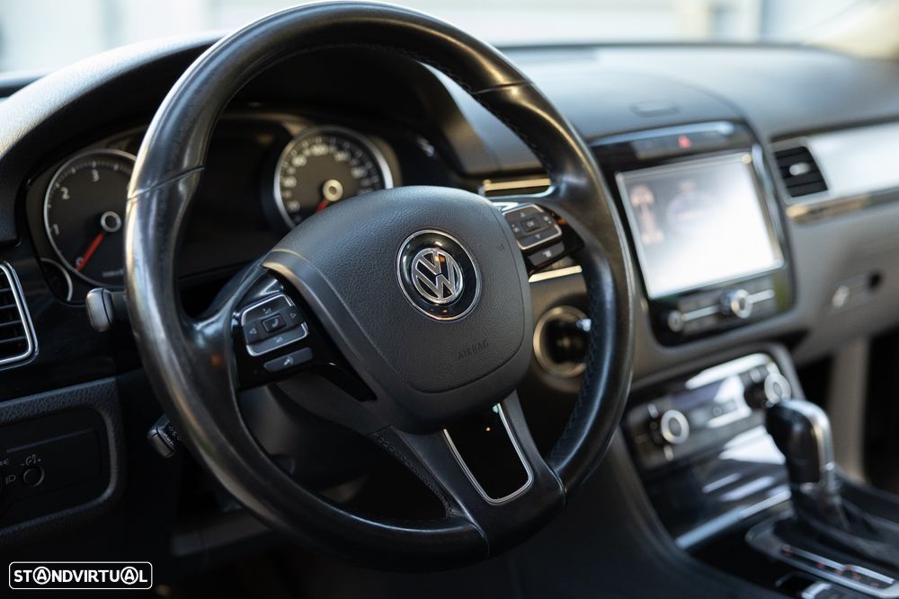 VW Touareg 3.0 TDI V6 Tiptronic - 4