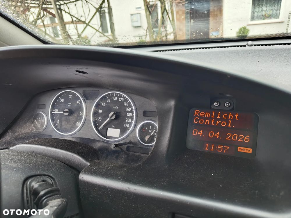 Opel Zafira 2.0 DTI - 10