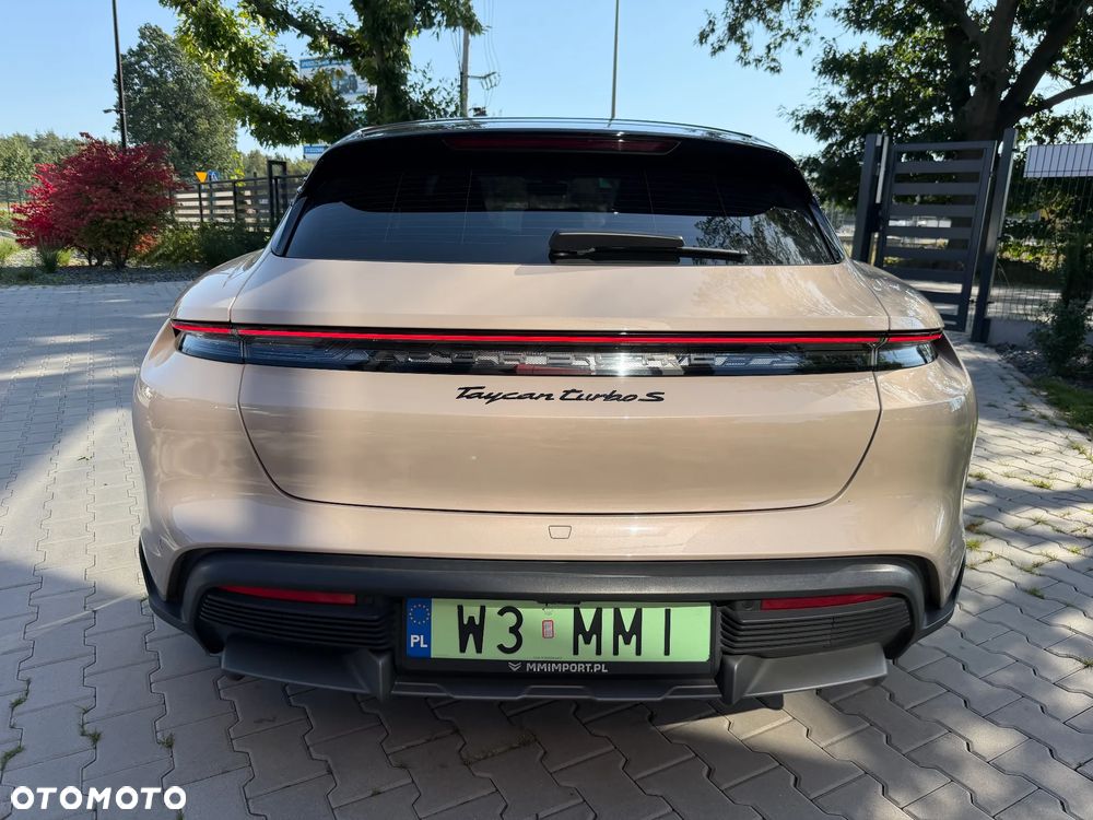 Porsche Taycan Turbo S - 10