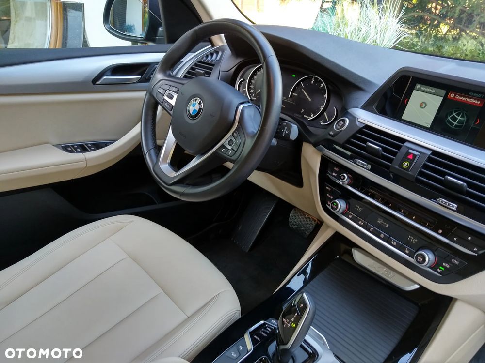BMW X3 xDrive20d Luxury Line - 9