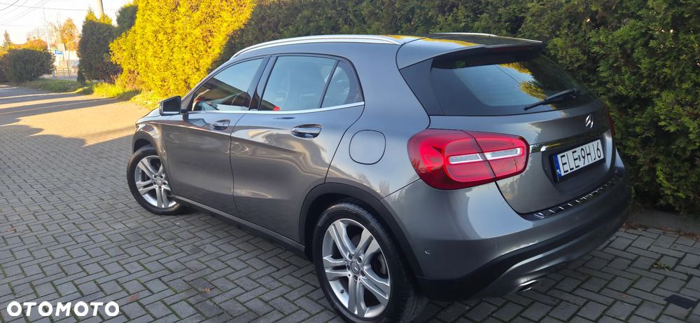 Mercedes-Benz GLA 250 7G-DCT StreetStyle - 7