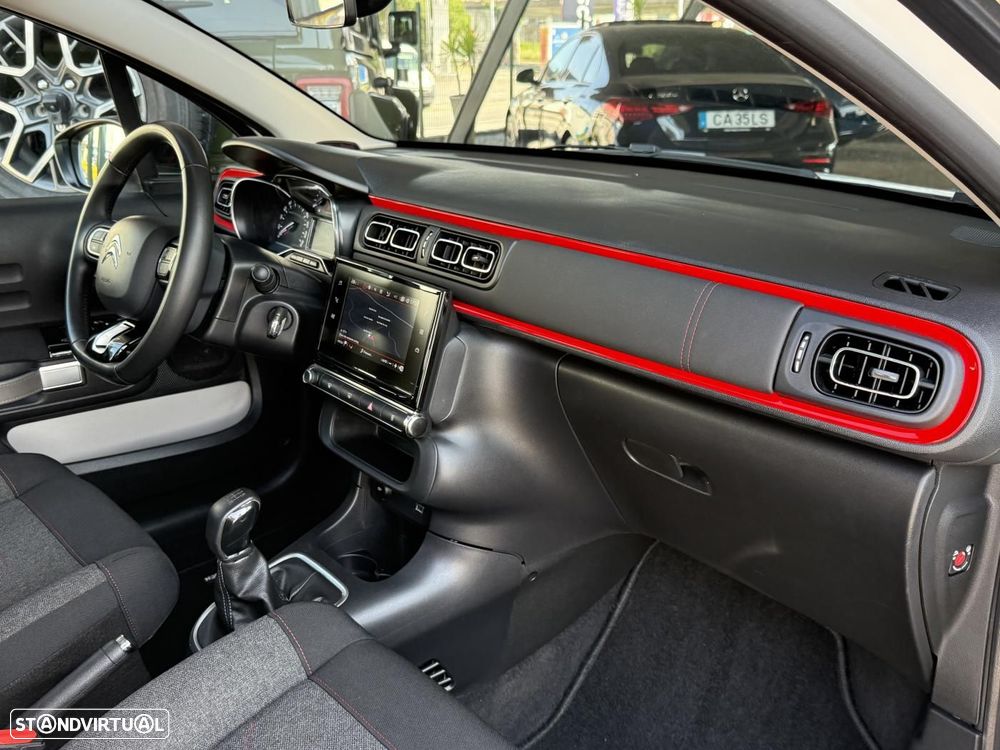 Citroën C3 1.2 PureTech Shine - 32