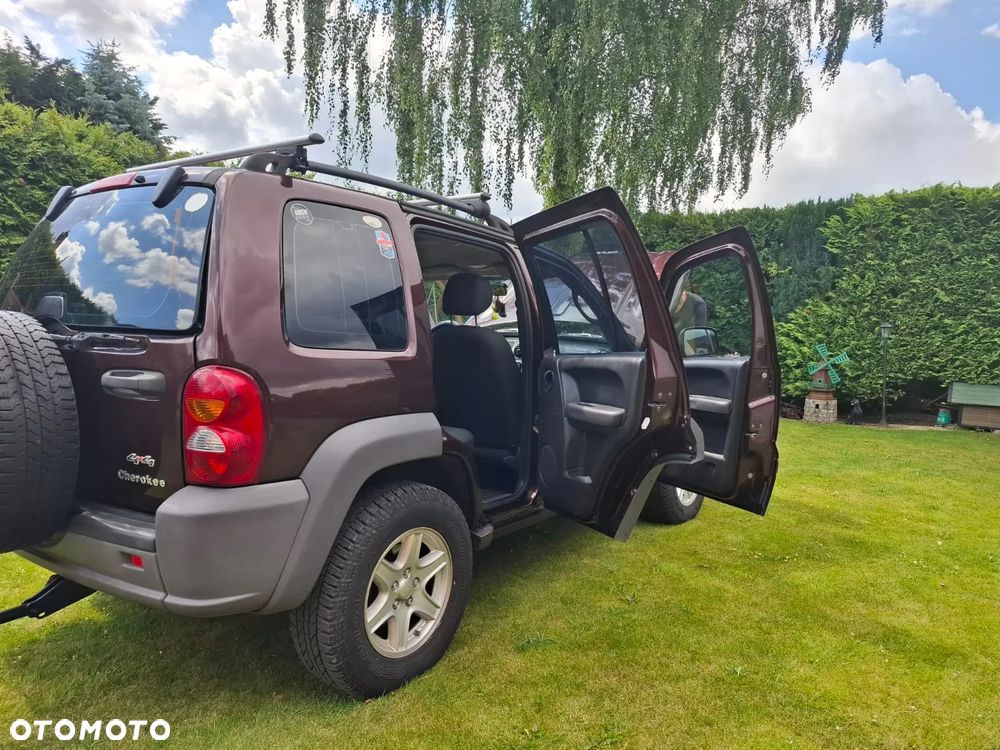 Jeep Cherokee 2.4 Sport - 4