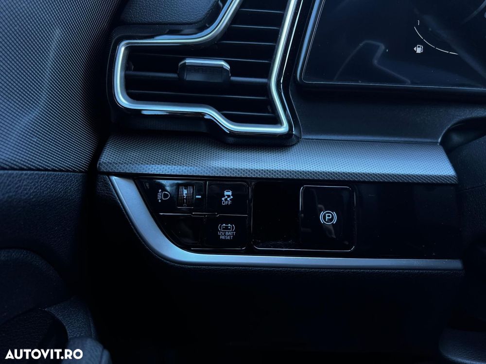 Kia Sportage 1.6 T-GDI HEV 6AT 4x2 Business Line - 27