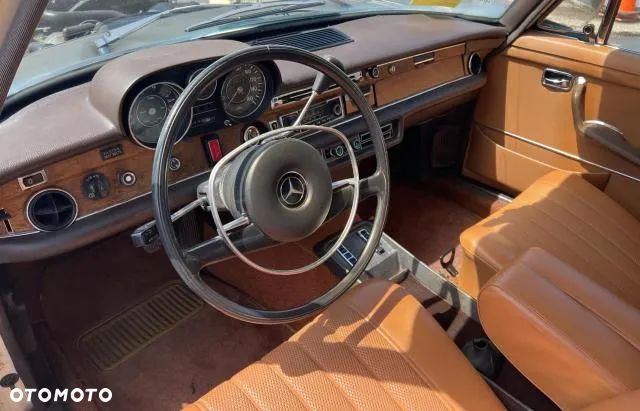 Mercedes-Benz 280 - 9