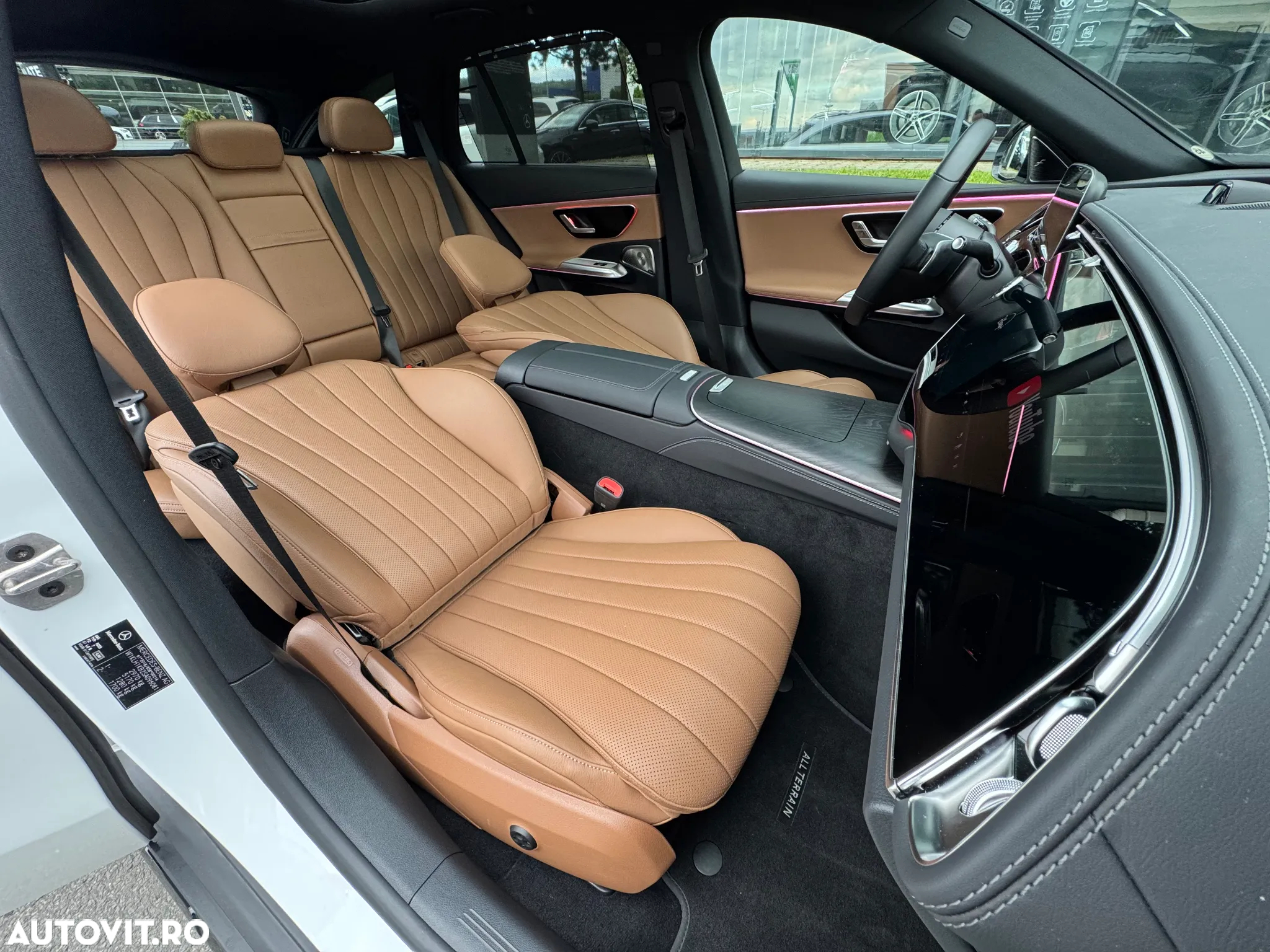 Mercedes-Benz E 300 Hybrid de All-Terrain 4MATIC Aut. - 12