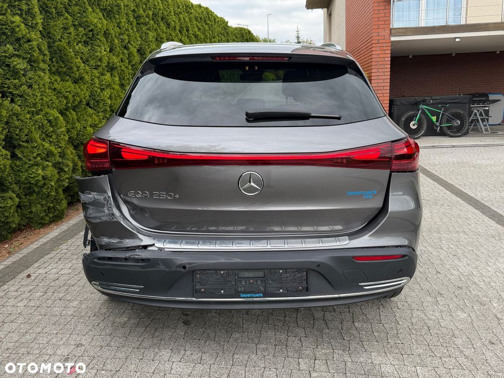 Mercedes-Benz EQA 250+ Progressive - 4