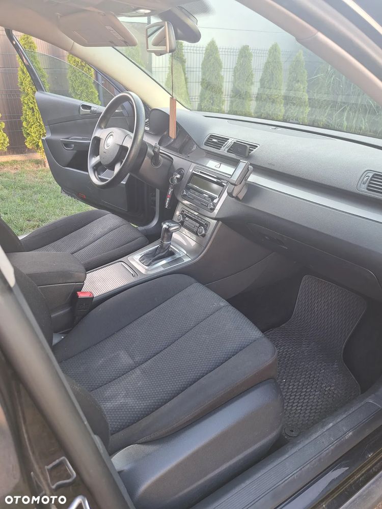 Volkswagen Passat - 15
