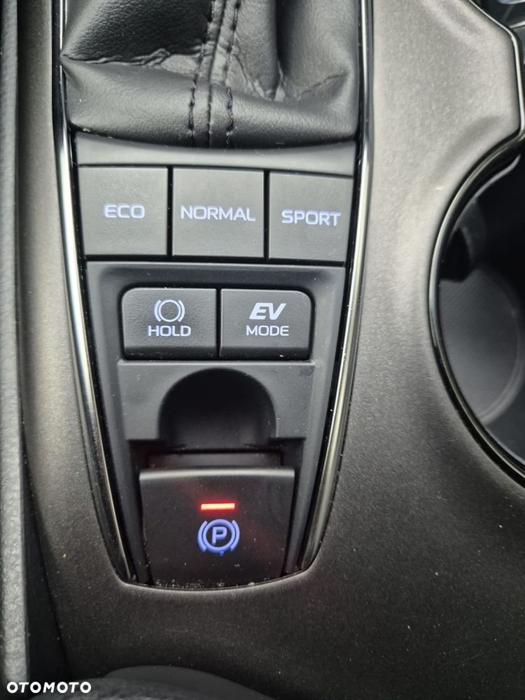 Toyota Camry 2.5 Hybrid Prestige CVT - 22