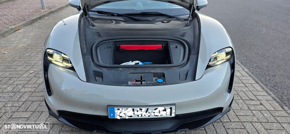 Porsche Taycan Cross Turismo 4 - 20