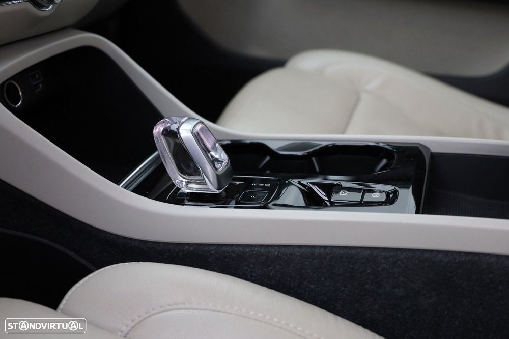 Volvo XC 40 1.5 T5 PHEV Plus Dark - 22