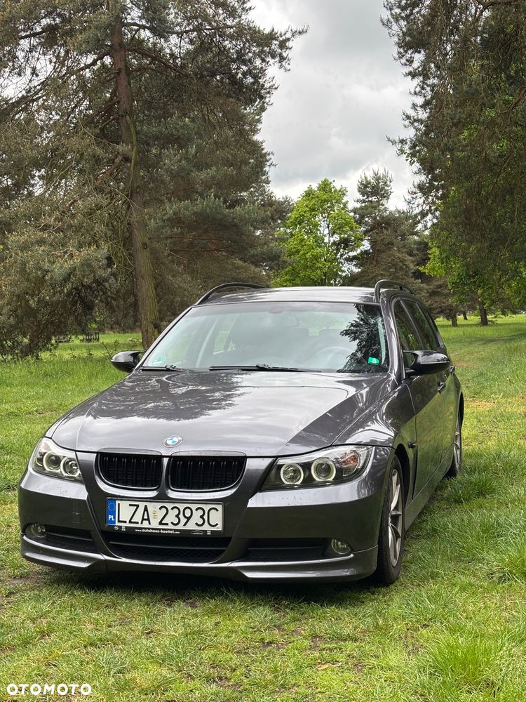 BMW Seria 3 320i - 3