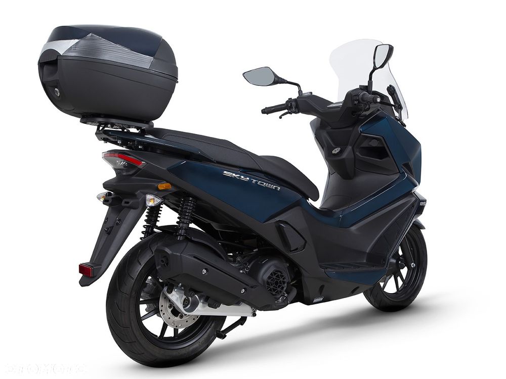 Kymco Skytown - 3