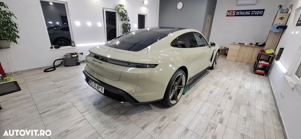 Porsche Taycan GTS - 20