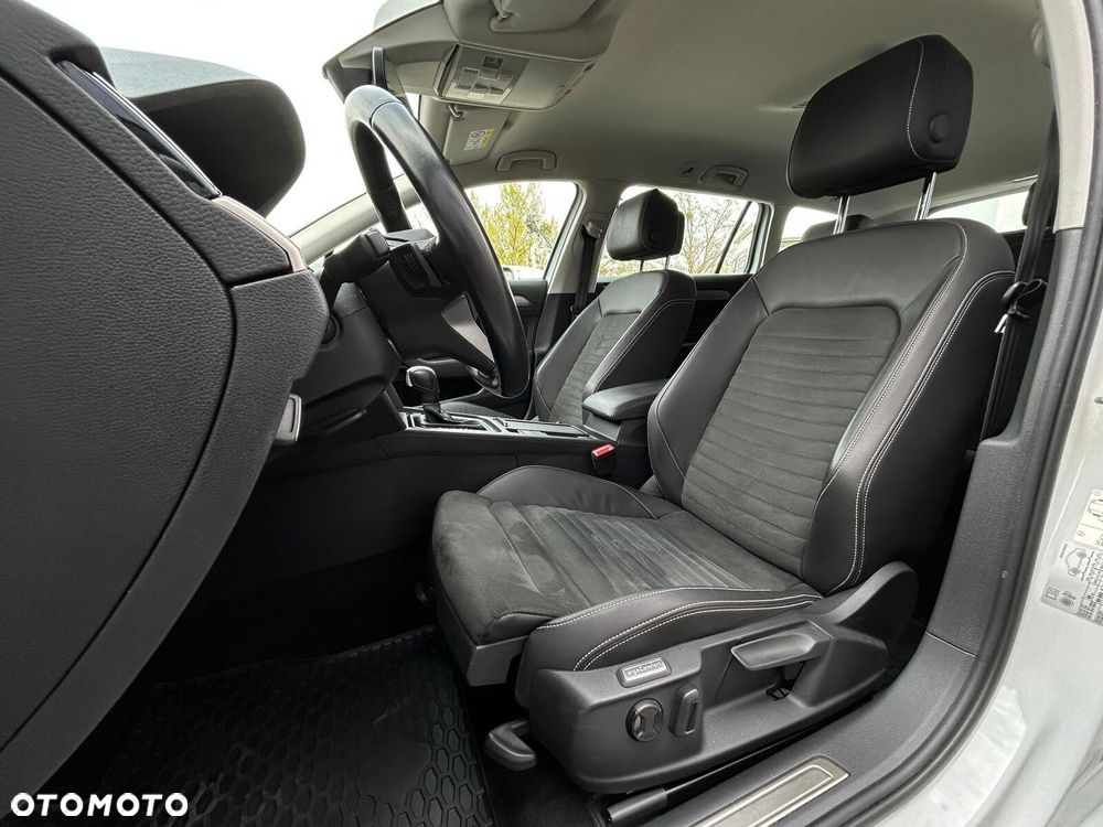 Volkswagen Passat Variant 2.0 TDI EVO Elegance DSG - 9