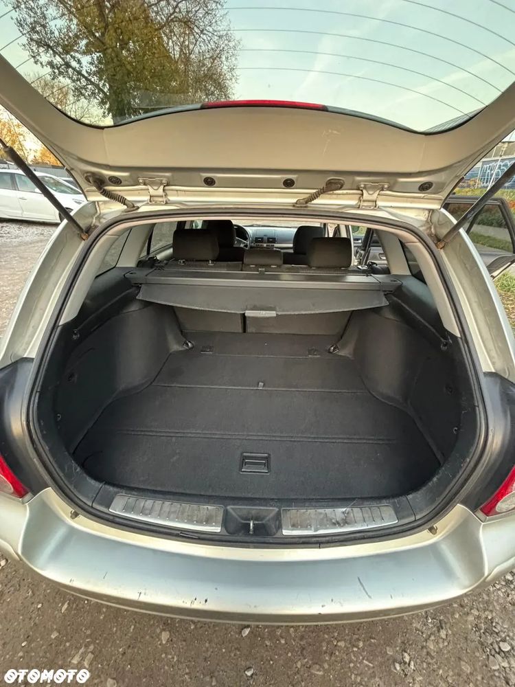 Toyota Avensis 2.2 D-4D Sol Plus 180 - 18