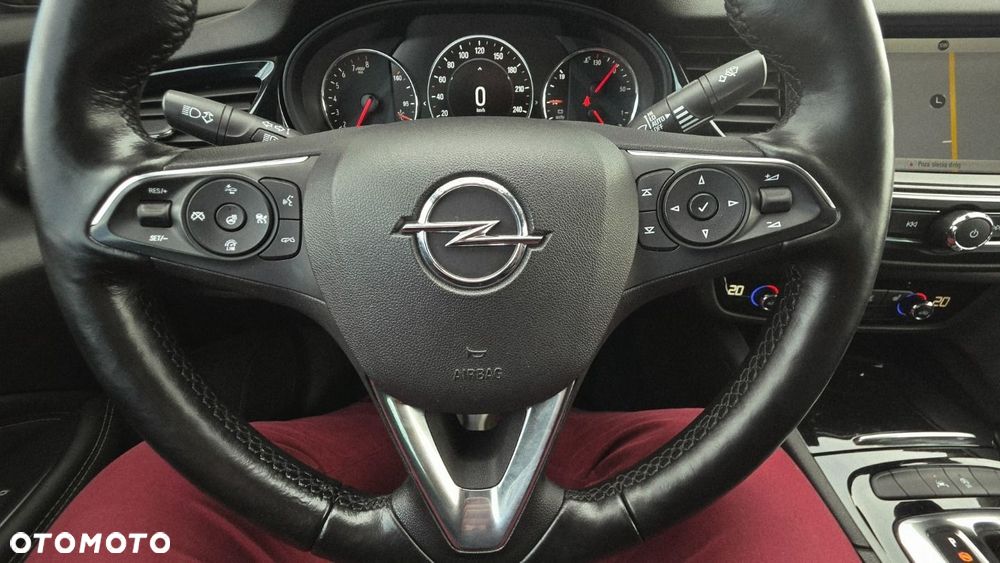 Opel Insignia - 17