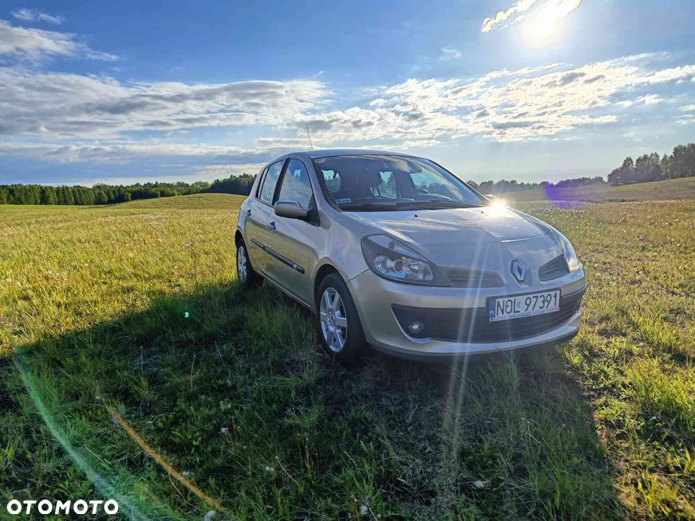 Renault Clio 1.2 16V Dynamique - 1