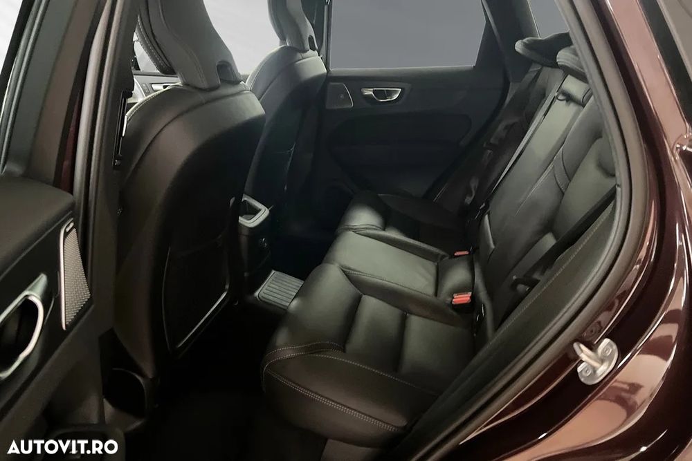 Volvo XC 60 T6 AWD AT PHEV Plus Dark - 25