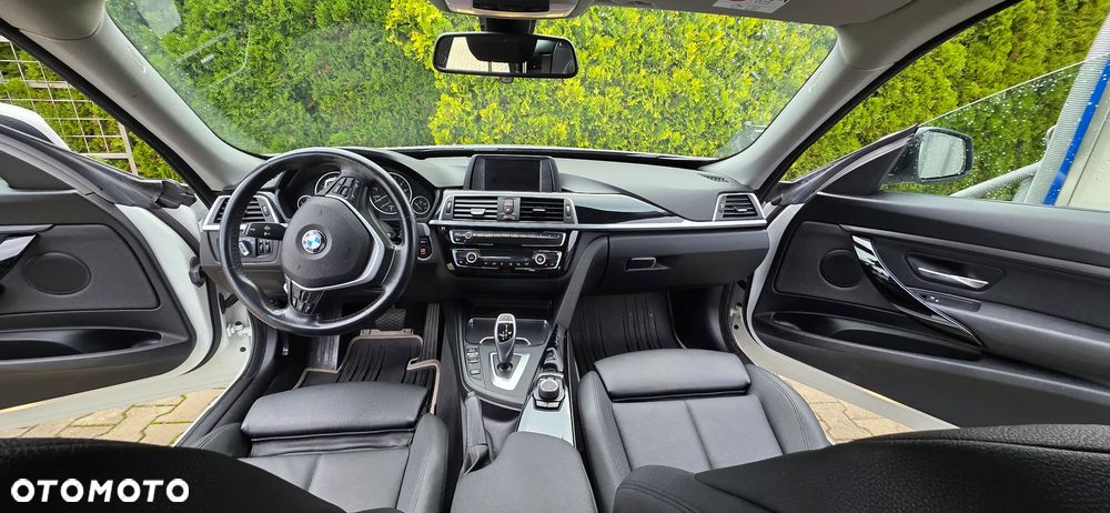 BMW 3GT 320i GPF - 15