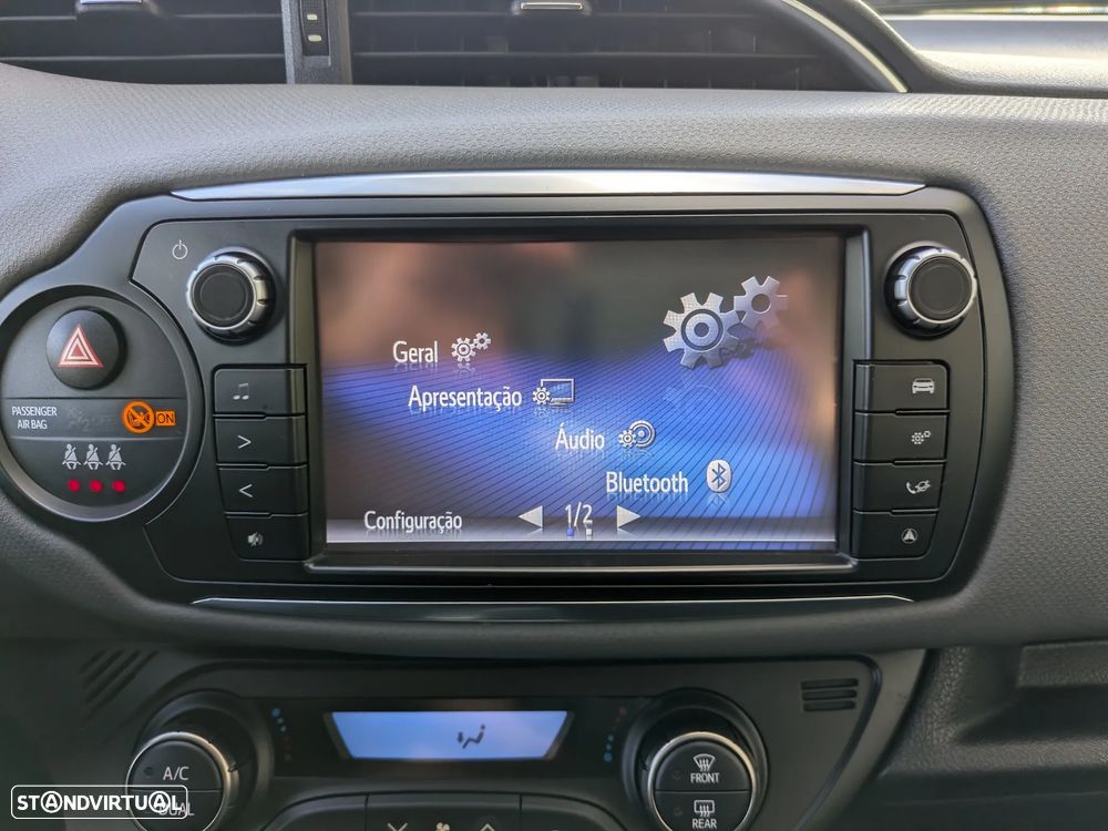 Toyota Yaris 1.5 HSD Comfort - 14