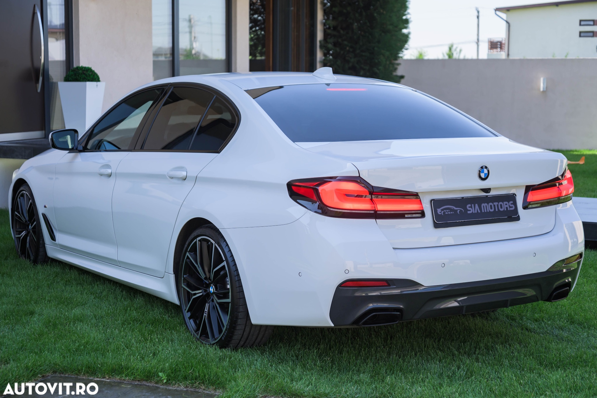BMW Seria 5 530d xDrive AT MHEV - 8