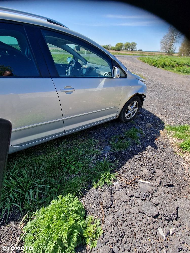 Drzwi  prawy  przód  vw golf  V  I  VI  plus  w kolorze  LR7L - 1