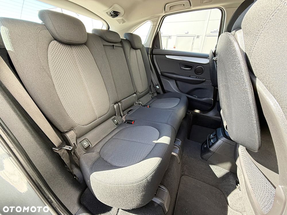 BMW Seria 2 216d Luxury Line - 40