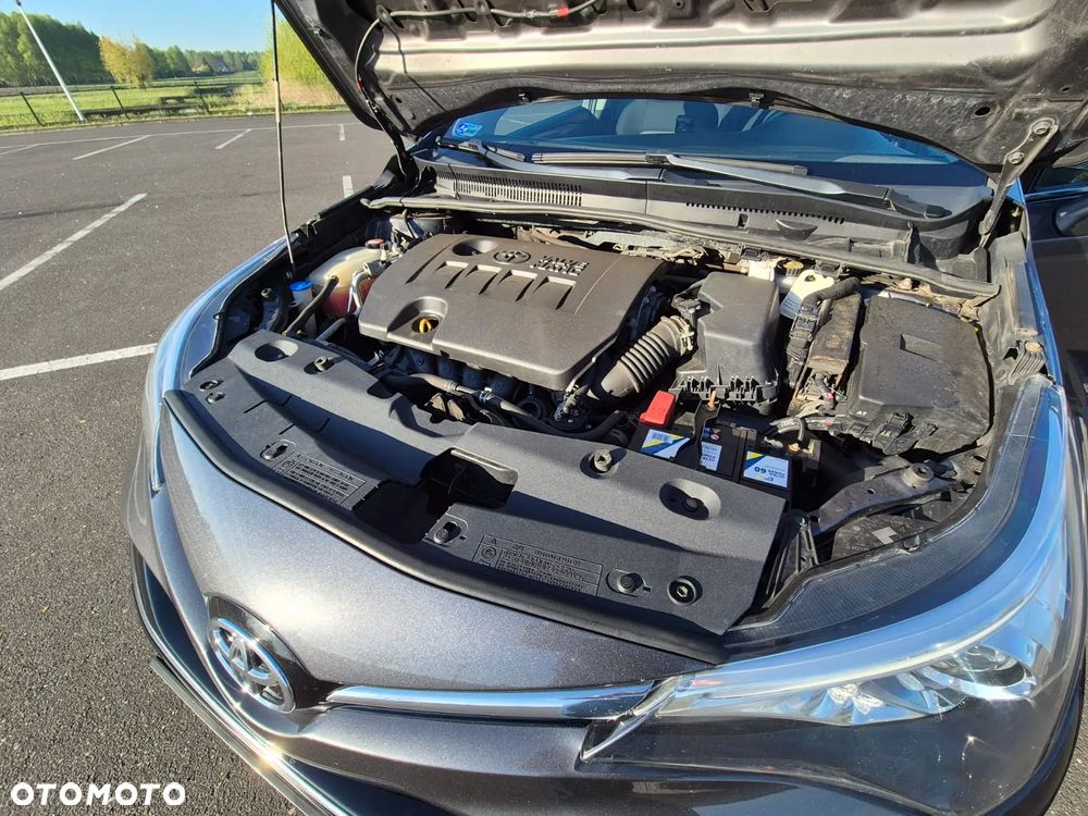 Toyota Avensis 1.6 Active - 8