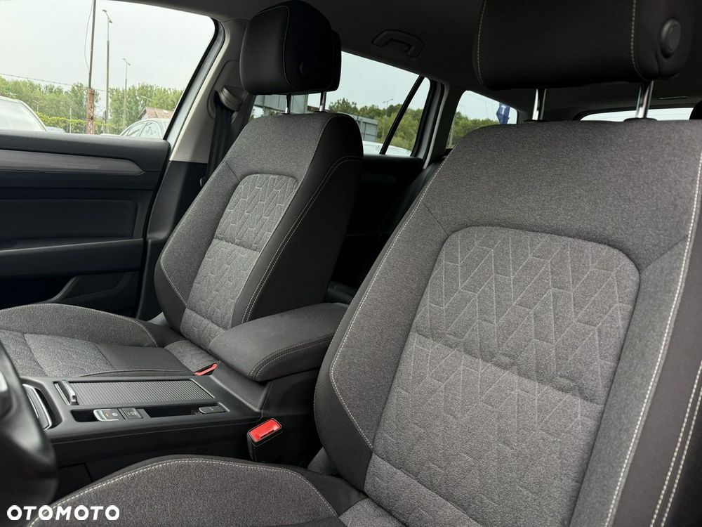 Volkswagen Passat 1.5 TSI EVO Business - 10