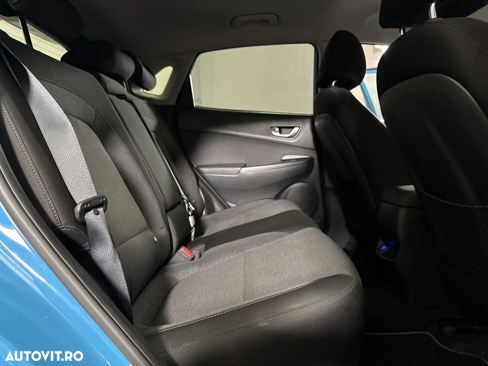Hyundai KONA - 13